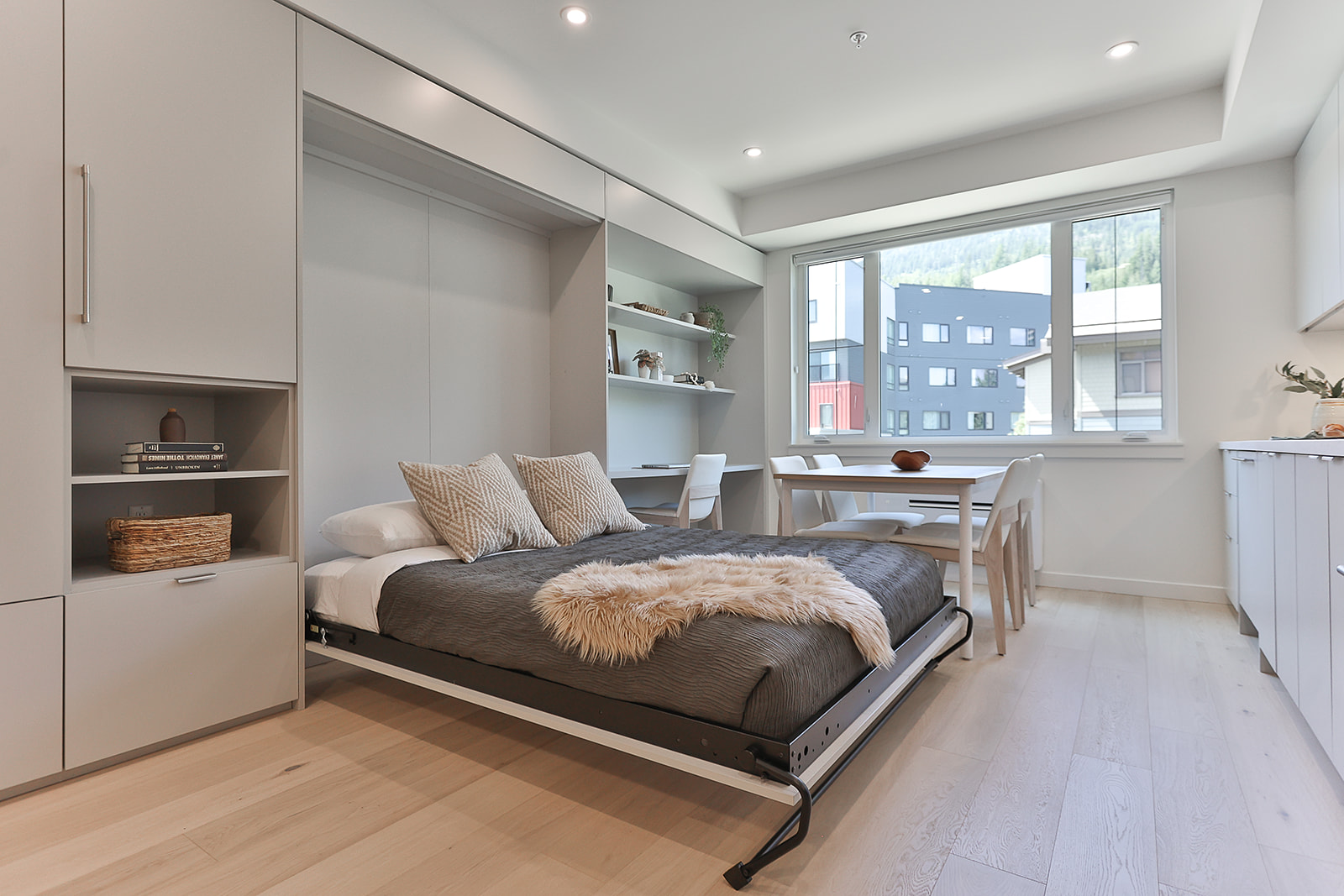 CRESCENT RED MTN 304