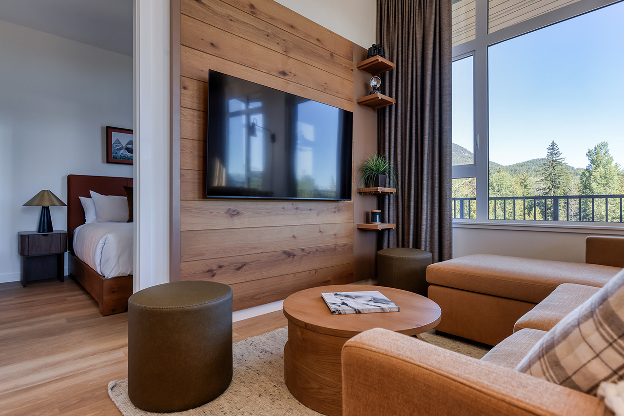 The Daly - Living 610